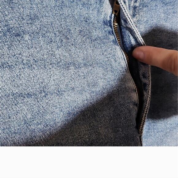 Lane Bryant Mid Rise Girlfriend Distressed Relaxed Denim Shorts raw Hem Plus 24 - Picture 7 of 9